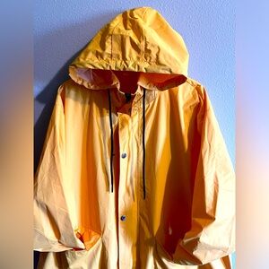 Men’s yellow coofandy rain slicker size 2XL